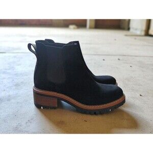 Bertuchi Womens Lug Sole Chelsea Ankle Boots Size 7.5 Black Suede Leather Spain